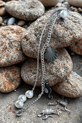 Silver Çift Zincir İnci Sıralı Deniz Atı Ve Deniz Kabuğu Sallantılı Çelik Bileklik